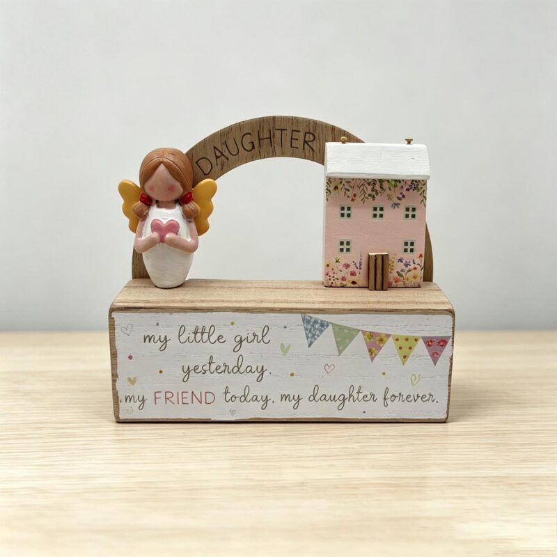 Wooden Scene Ornament - Love & Friendship - life-deco.com