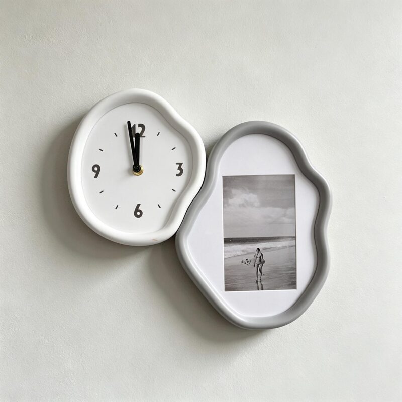 Juego de reloj y marco de fotos de madera con forma de nube - Para colgar en la pared...